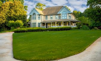 Pleasanton Courtyard B&B