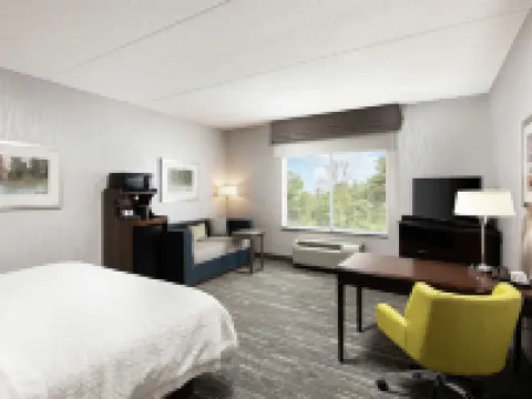 Hampton Inn & Suites by Hilton Barrie Hotels in Barrie