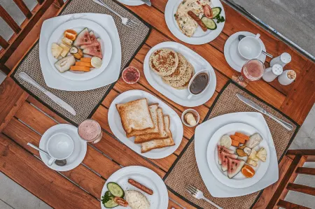 Hotel Onrock Отели рядом с достопримечательностью «Литл Адамс Пик»