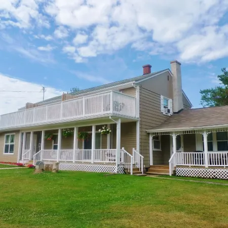 Cavendish Breeze Inn