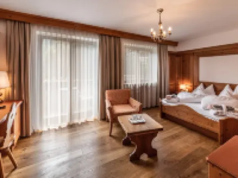 Romantik Hotel Santer Hotels in Dobbiaco
