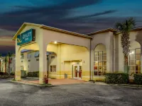 Quality Inn Gulf Shores Airport Hotels near Jack Edwards Airport
