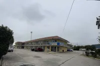Americas Best Value Inn & Suites-Groves/Port Arthur - parking