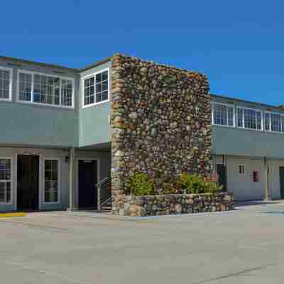 Sea Breeze Inn - San Simeon Hotel Exterior