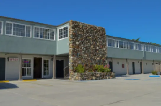 Sea Breeze Inn - San Simeon Hôtels à : 