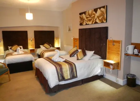 Burton Hotel Отели в г. Кингтон Рурал