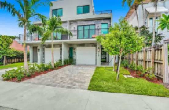New 4Br w Pool Walk to Las Olas 5Mins to Beach