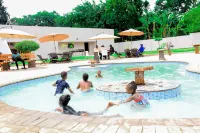 Highlands Lodges & Apartments - Pool