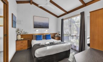 Metung Holiday Villas