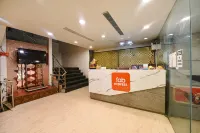 Via Seven Heaven Hotel a North West Delhi