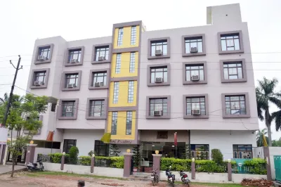Hotel Nand Residency فنادق في Monhaw