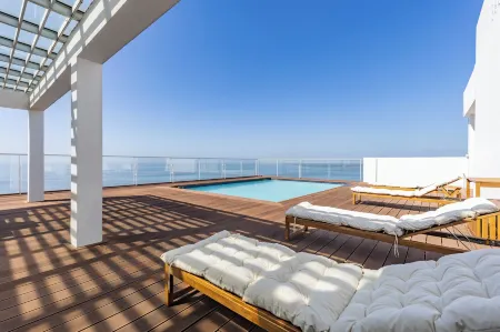 Xenon Urban Apartments