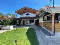 Parrot Resort Moalboal Hotels in Moalboal