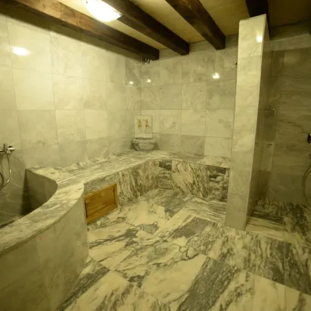 Crassus Cave Hotel