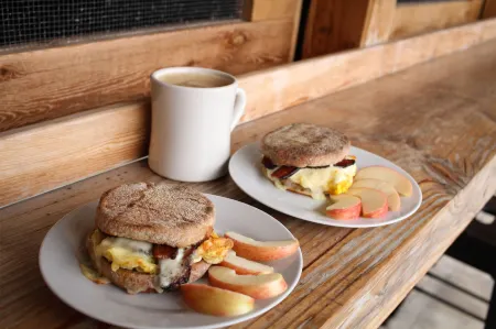Ashore Hotel Отели в г. Сисайд