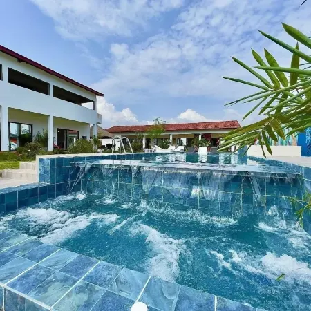 Kia Ora Lodge Отели в г. Адьяке