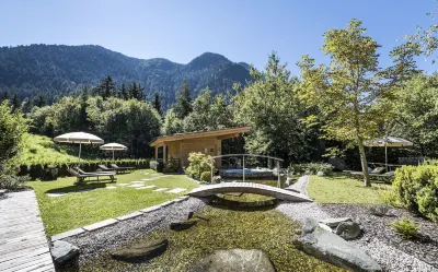 Hotel Weisses Rössl - Cavallino Bianco Hoteles cerca de Val di Funes