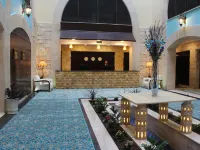 Saray Hotel Отели рядом с достопримечательностью «Радужная улица»