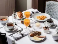 Dear Lisbon - Valmor Palace - Pensions