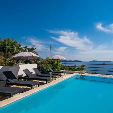 Apartments Villa Made 4U
