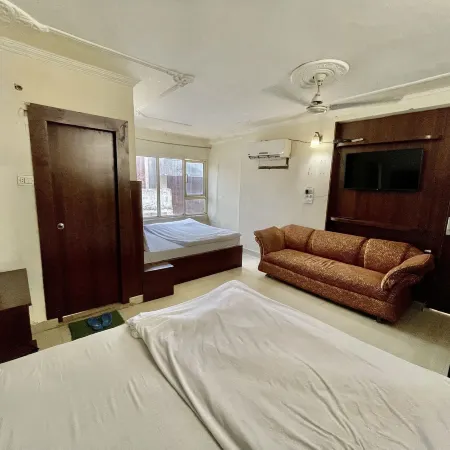Hotel Himgiri