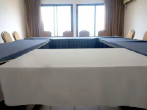 오텔 레 폴리곤 오쎄엉 호텔