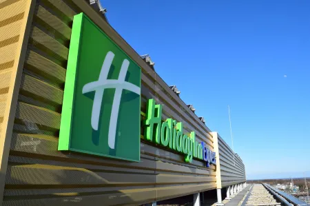 Holiday Inn Express Amsterdam - North Riverside Отели рядом с достопримечательностью «Мост Питон»
