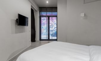 85 Sqm in the Heart of Athens Shared Rooftop Deck