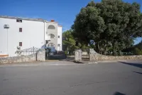 Apartments and Room Agata