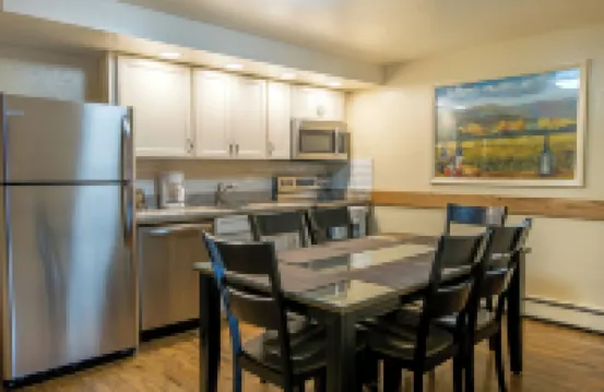 Glenwood Springs Cedar Lodge