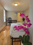 Entire House 1BD King Bed near Downtown - Apartments