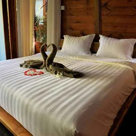 Maniva Particael Resort