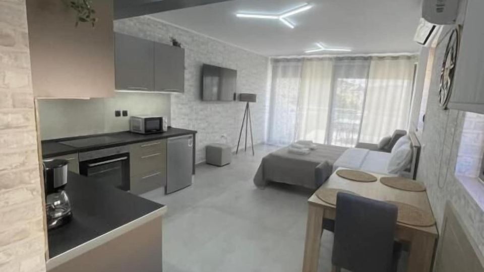 Avr Airport Deluxe Suites 6 Airport Free Shutle