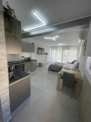 Avr Airport Deluxe Suites 6 Airport Free Shutle - 3-Star