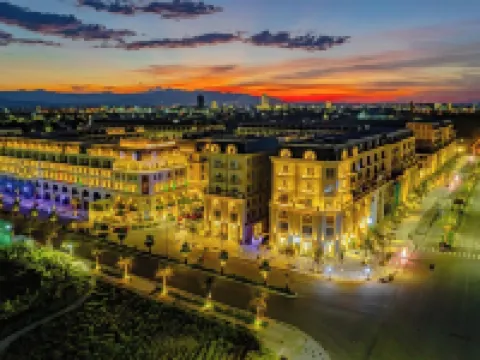 Icity Mozart Suites Các khách sạn gần Cầu Nhật Lệ 2