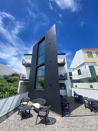 The Rock Hostel Отели в г. Понта-Делгада