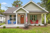 Trendy at Hoyt Two Homes Hotels near Highway 58 Shopping Center