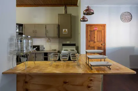 Wilcocks85 Guesthouse Отели рядом с достопримечательностью «Free State National Botanical Garden»