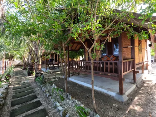 Maryan Moyo Bungalows & Resto Hotels in Sumbawa