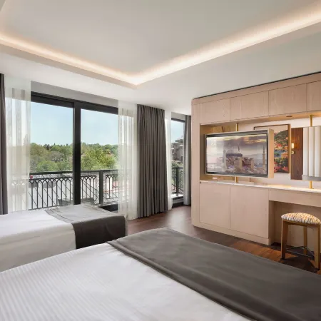 Shining Star Hotel Отели рядом с достопримечательностью «Святая София»