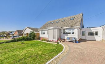 Sea Breeze Your Coastal Sanctuary in Sandown