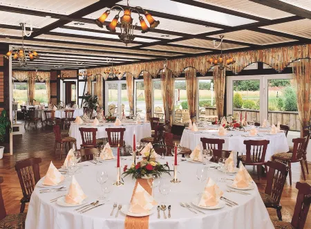 Wolfshotel am Arendsee Отели в г. Зальцведель