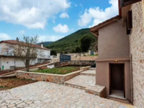 アルカディア ゲッタウェイ - レヴィディ サニ 11 スイート トリポリスのホテル