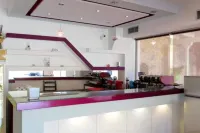 Miracle Luxury Apartments - parking