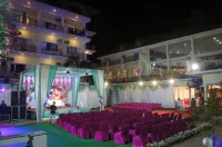 Riverside Resorts Hotels in Rawadi