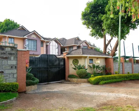 Davis Court Hotels in Nyeri