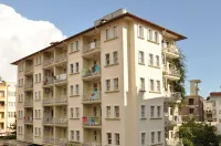 نرجس أبارت هوتل - غرفة مطلة على الجبل