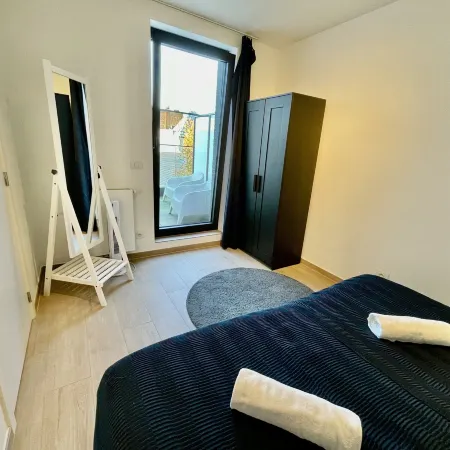 OneLuxStay Near Diamond District