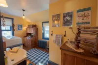 Delightful Water Views and Historic Character - Charming Nautical Retreat Hotels in Stonington