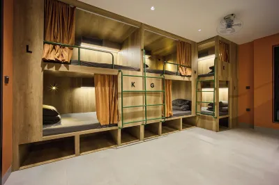 1995's Hostel